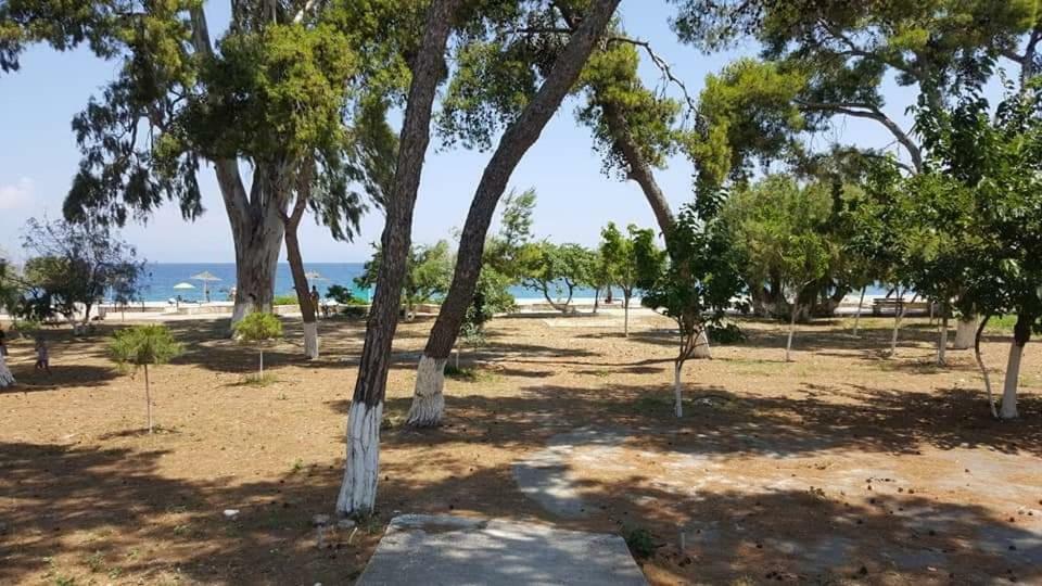 Ενοικιαζόμενα Δωμάτια Πιτσαδιώτη Kiáton Exterior foto